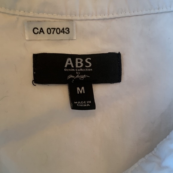 Women’s White Sleeveless Dress Shirt - Picture 2 of 2